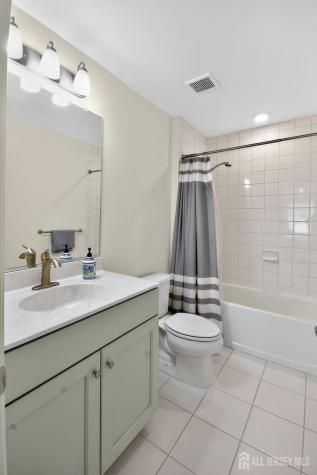 110 Grabowski Drive Sayreville NJ 08859