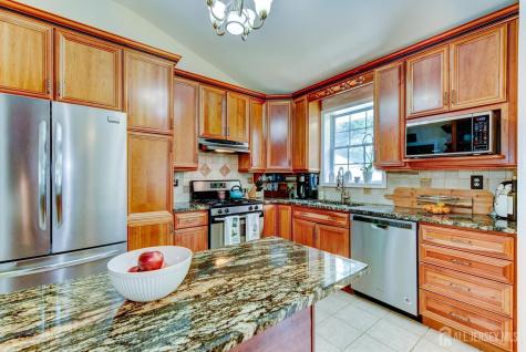 17 Sand Road Milltown NJ 08850
