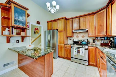17 Sand Road Milltown NJ 08850