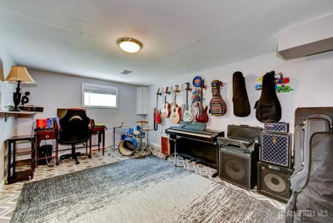 17 Sand Road Milltown NJ 08850