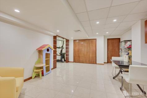 37 Jernee Drive East Brunswick NJ 08816