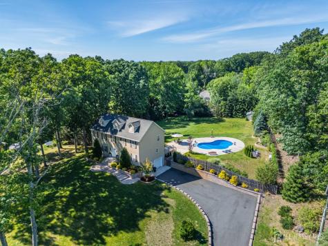 24 Willow Lane Marlboro NJ 07726