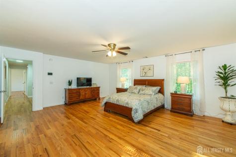 24 Willow Lane Marlboro NJ 07726