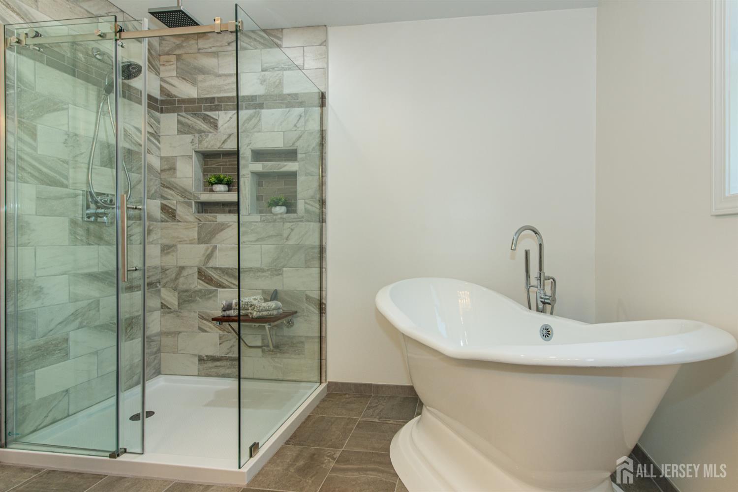 24 Willow Lane Marlboro NJ 07726