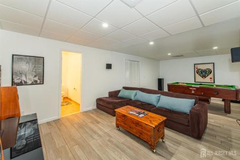 24 Willow Lane Marlboro NJ 07726