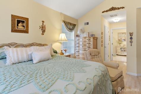 25 Ivy Hill Road Lakewood NJ 08701