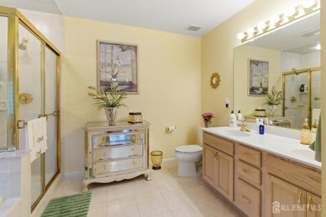 25 Ivy Hill Road Lakewood NJ 08701