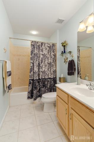 25 Ivy Hill Road Lakewood NJ 08701