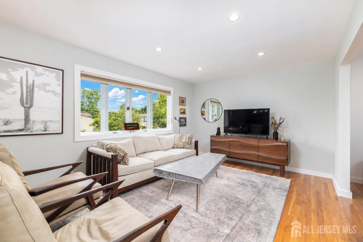 389 Durham Avenue Edison NJ 08817