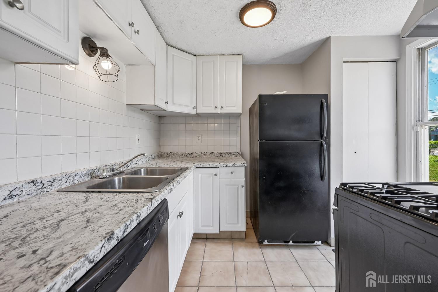 23 Theresa Court Galloway NJ 08205