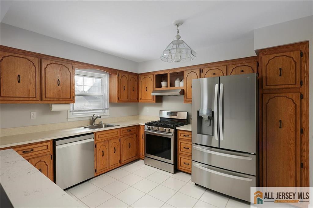 18 Westinghouse Street Metuchen NJ 08840