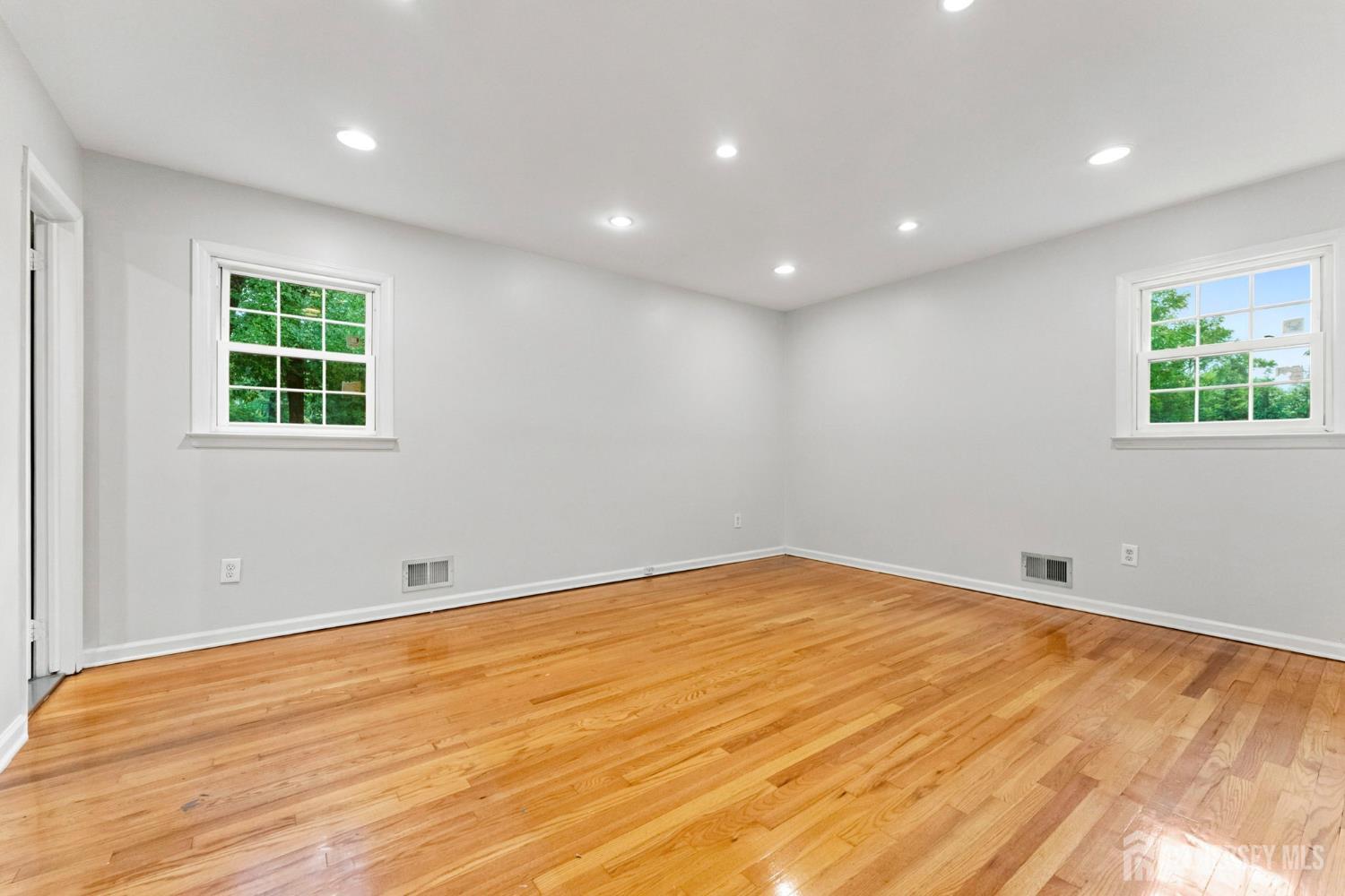 4 Redcoat Drive East Brunswick NJ 08816