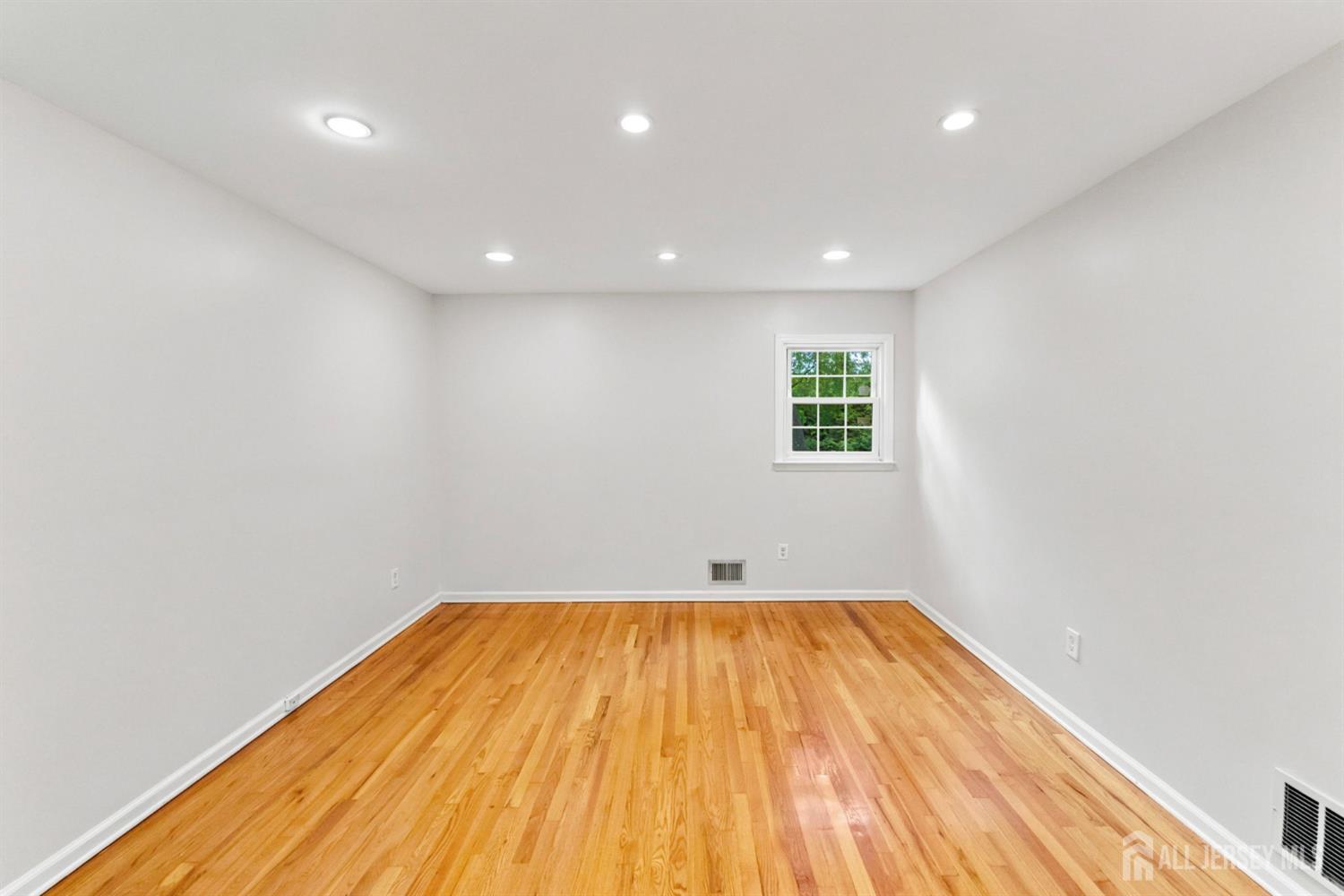 4 Redcoat Drive East Brunswick NJ 08816