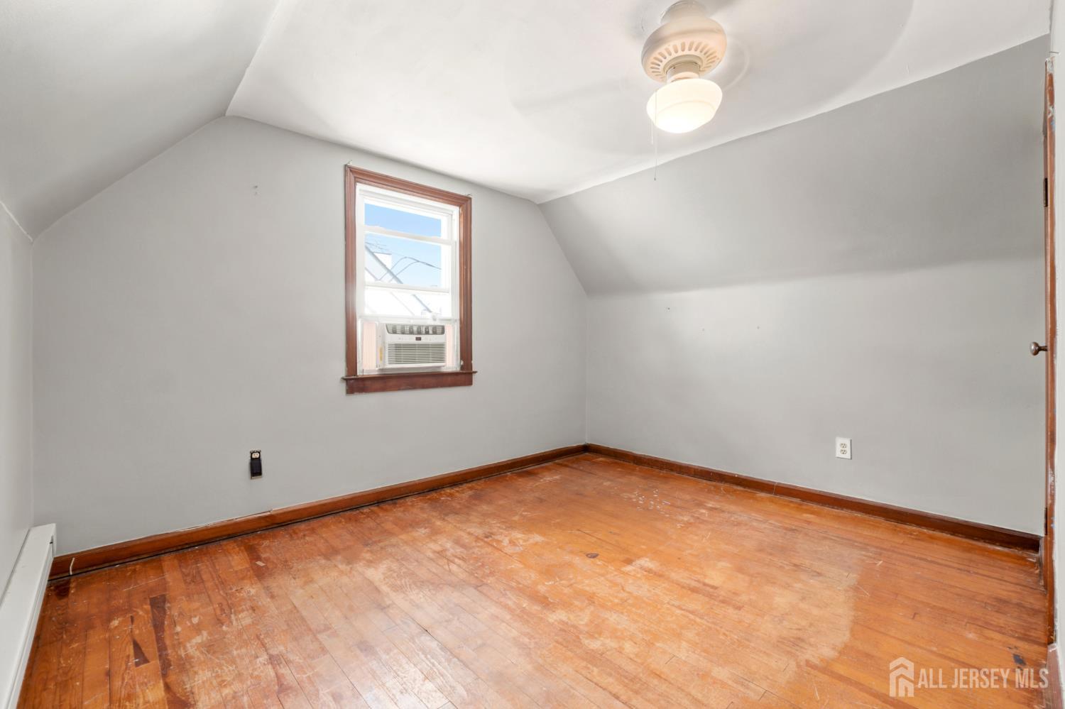 94 Luther Avenue Perth Amboy NJ 08861