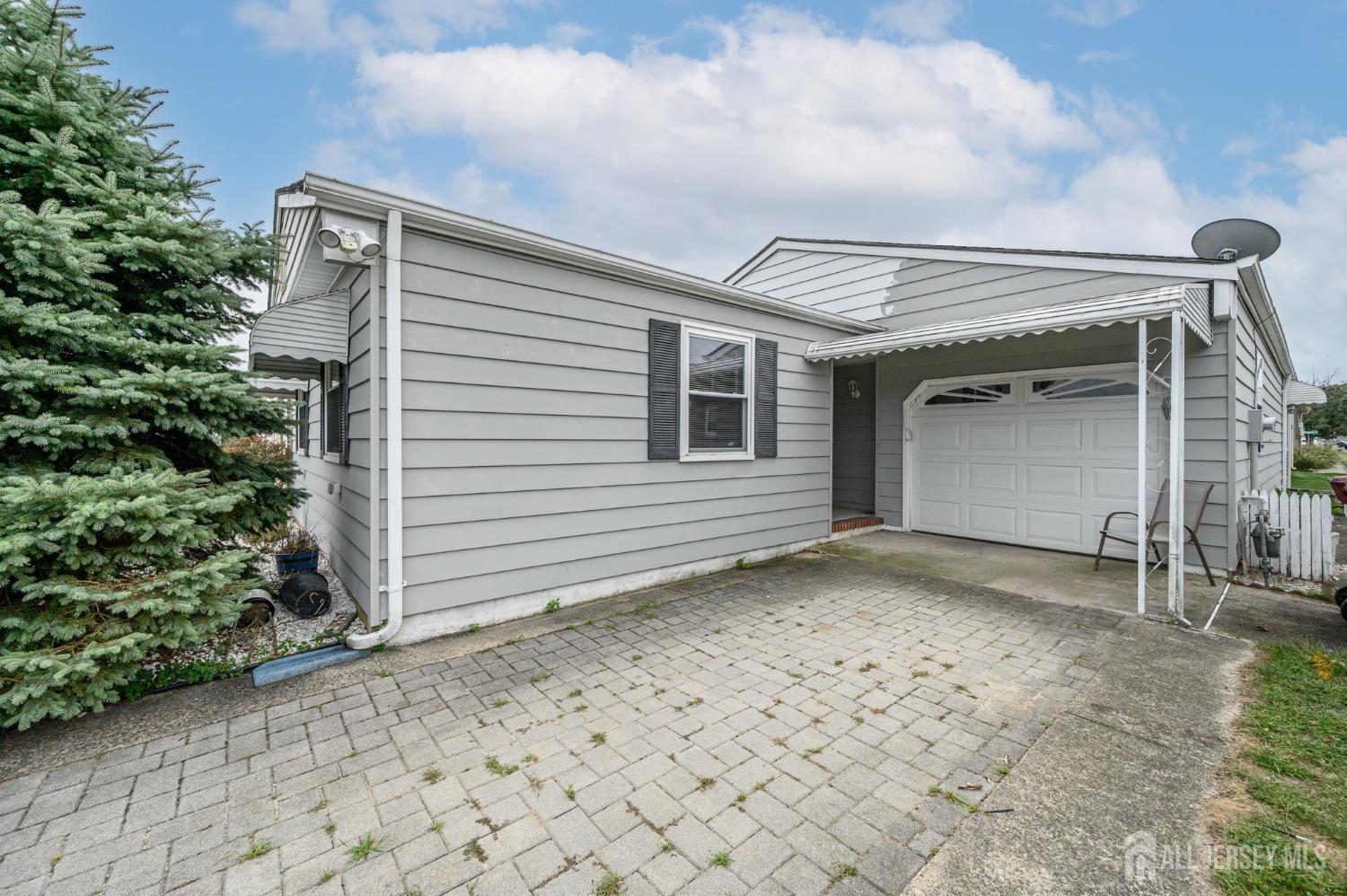 8 Lumsden Court Toms River NJ 08757