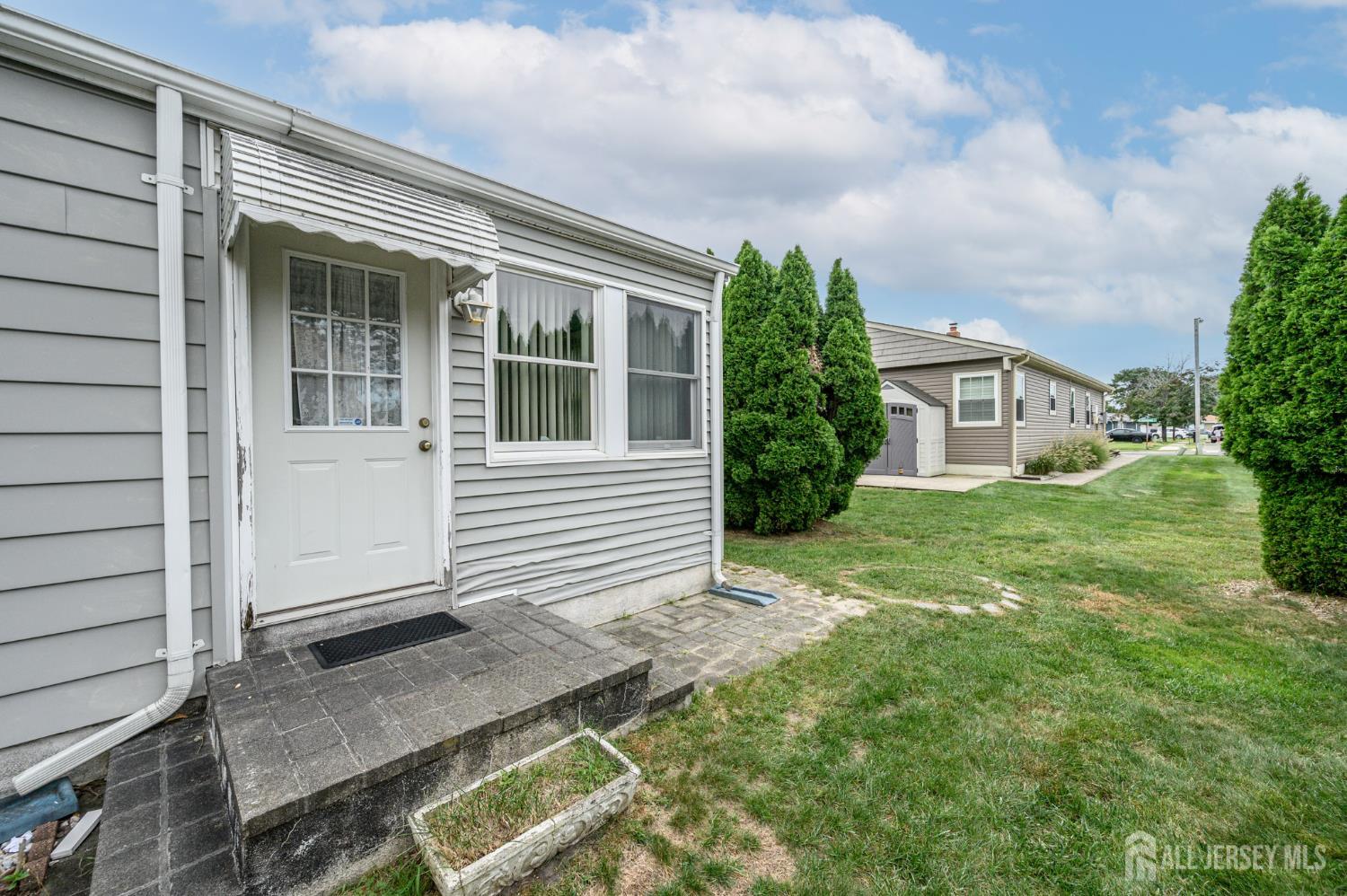 8 Lumsden Court Toms River NJ 08757