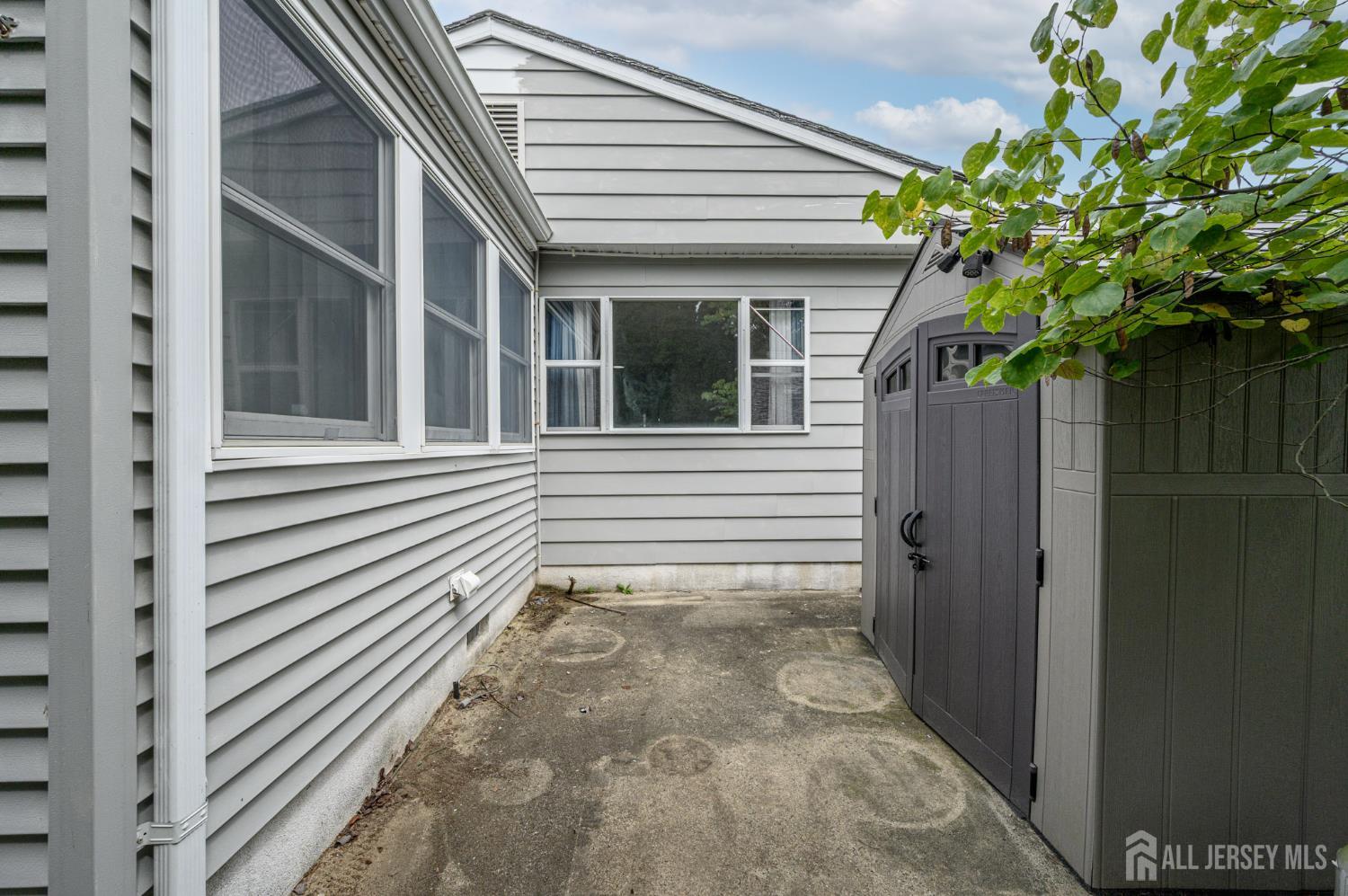 8 Lumsden Court Toms River NJ 08757
