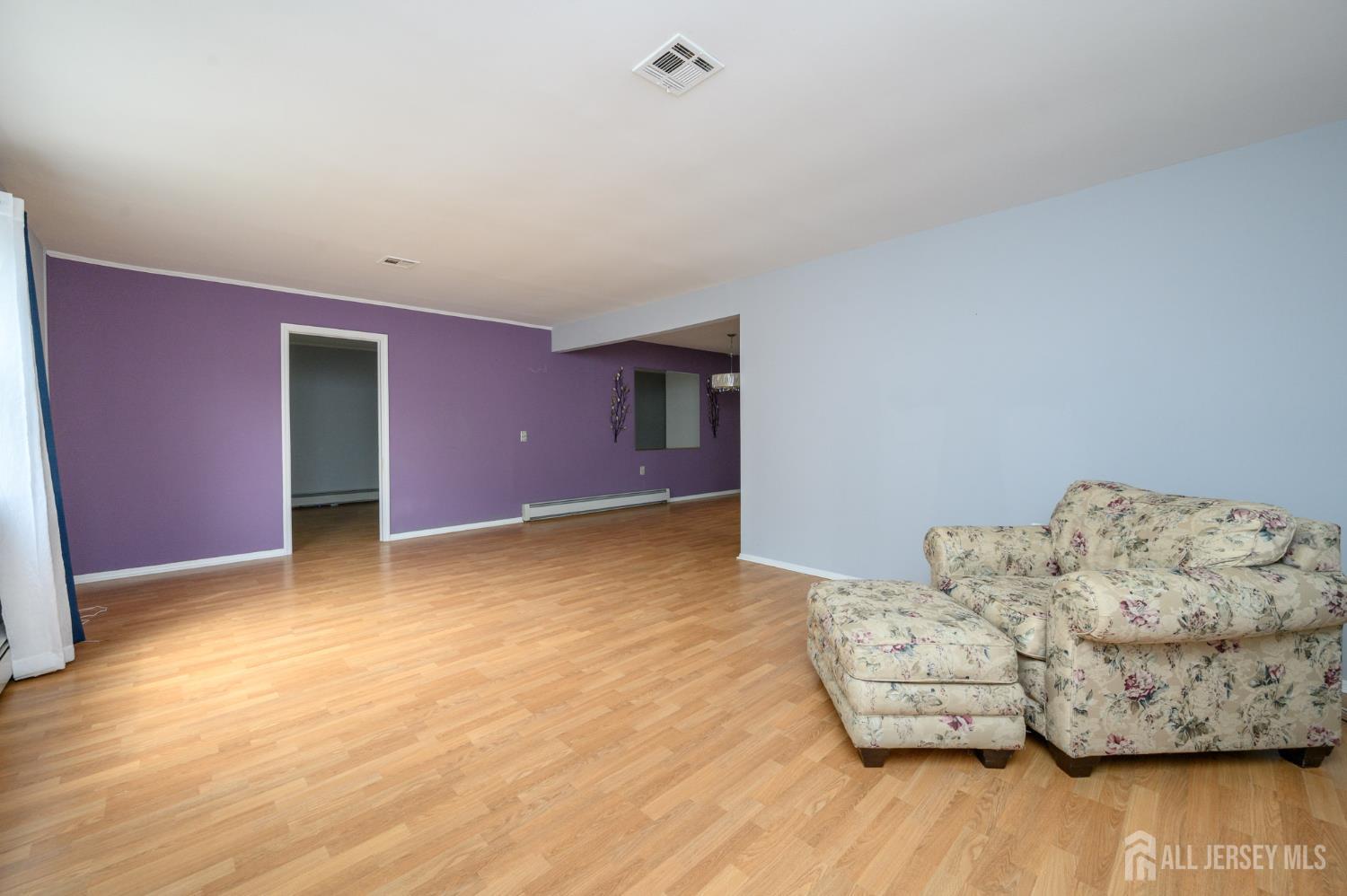 8 Lumsden Court Toms River NJ 08757