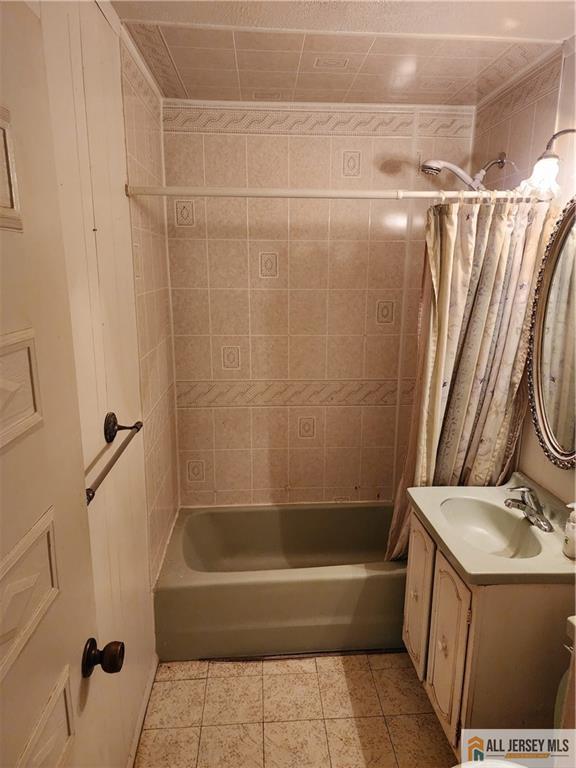 130 Garden Terrace Edison NJ 08817