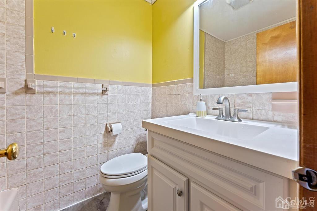 8 Kelly Street Metuchen NJ 08840