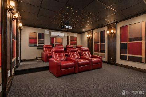 2 Lexington Court Monroe NJ 08831