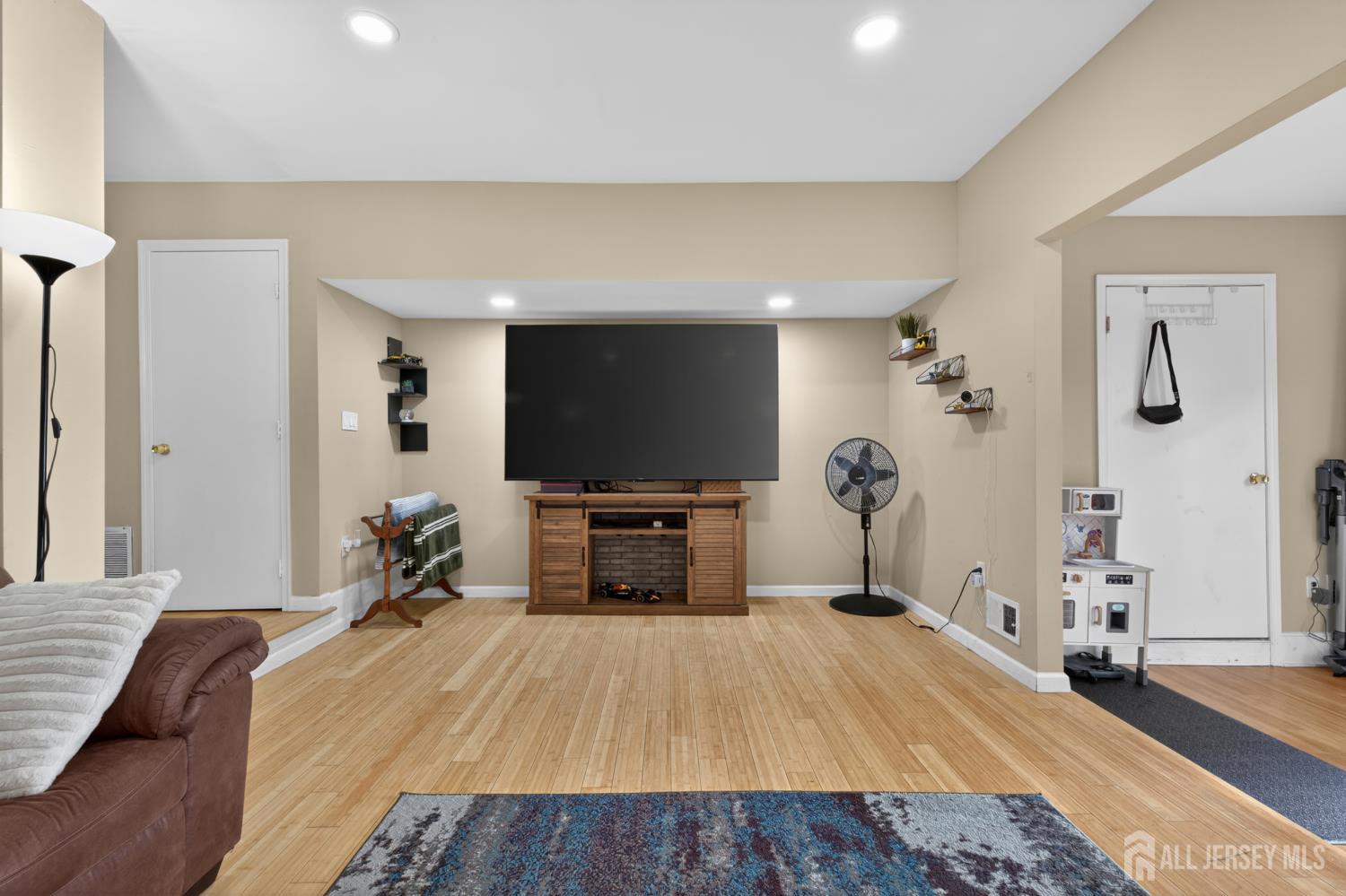 404 Mcdowell Drive East Brunswick NJ 08816