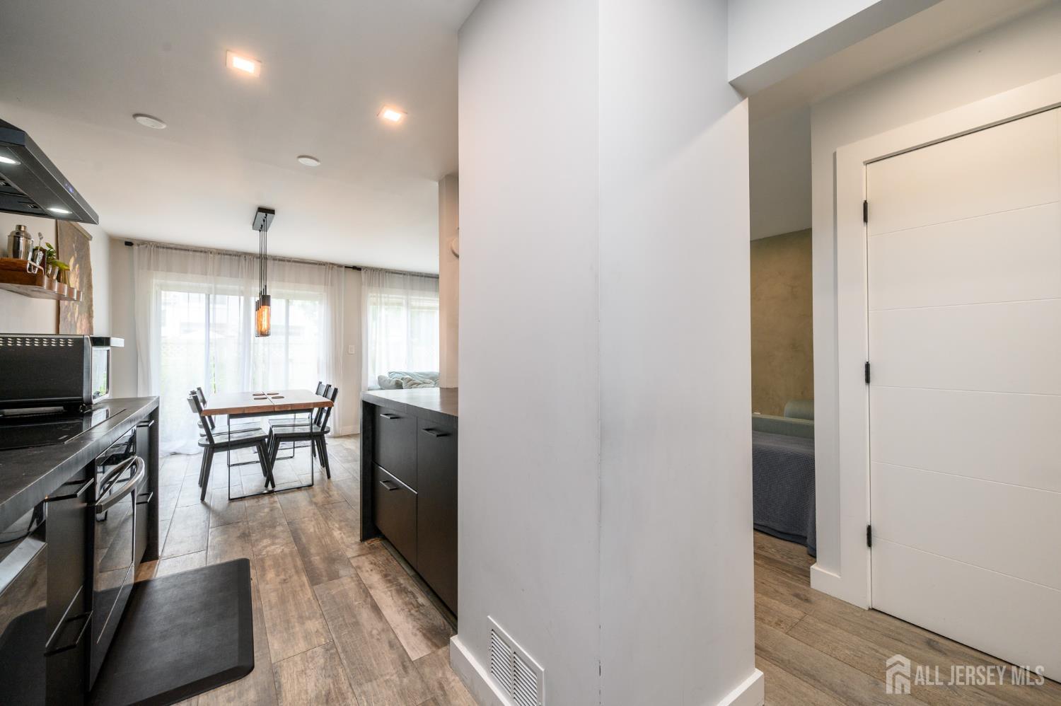 24 Chelsea Court Sayreville NJ 08859