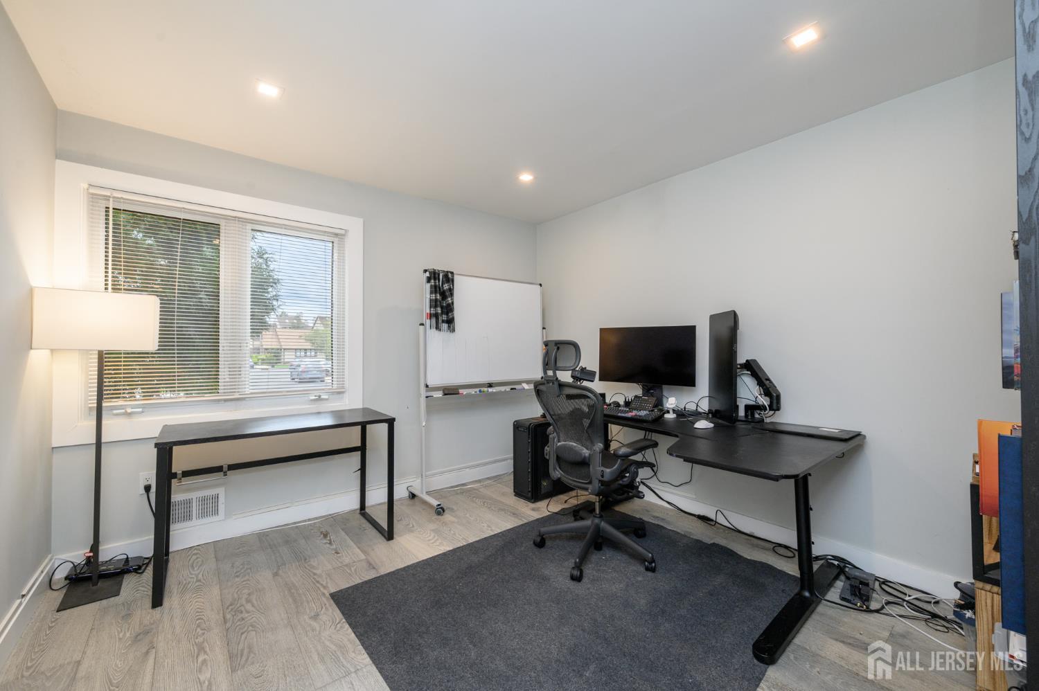 24 Chelsea Court Sayreville NJ 08859