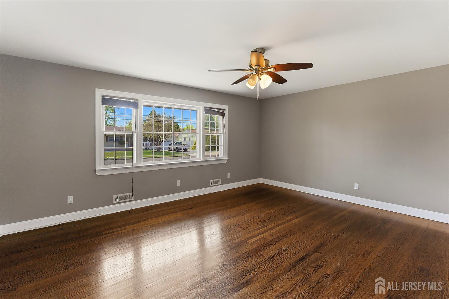 154 Mulberry Lane Middlesex NJ 08846