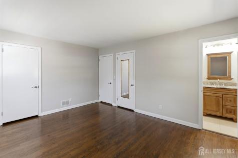 154 Mulberry Lane Middlesex NJ 08846