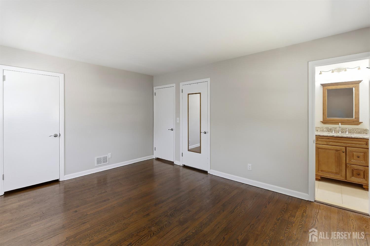 154 Mulberry Lane Middlesex NJ 08846