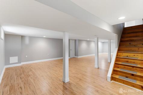 154 Mulberry Lane Middlesex NJ 08846