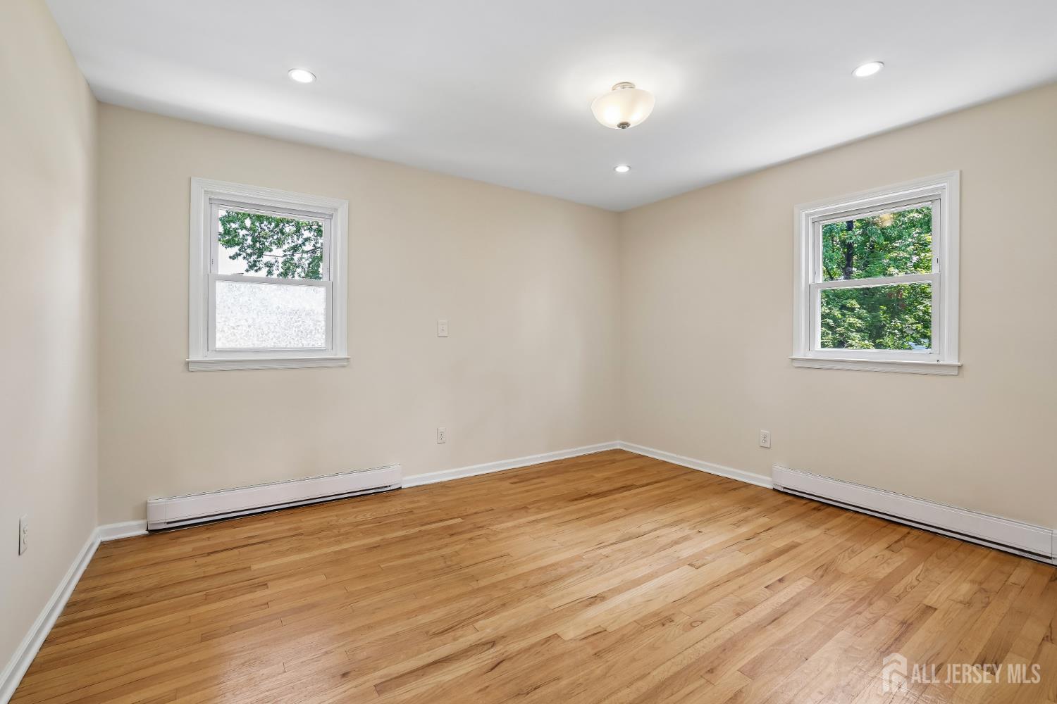 18 Carlton Avenue Monroe NJ 08331