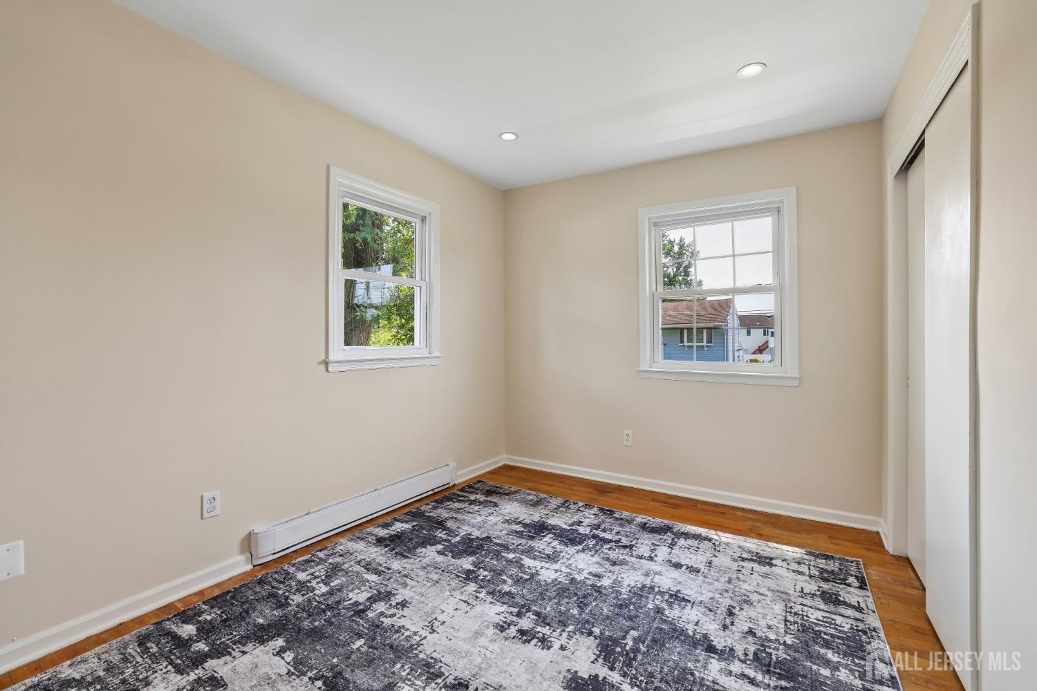 18 Carlton Avenue Monroe NJ 08331
