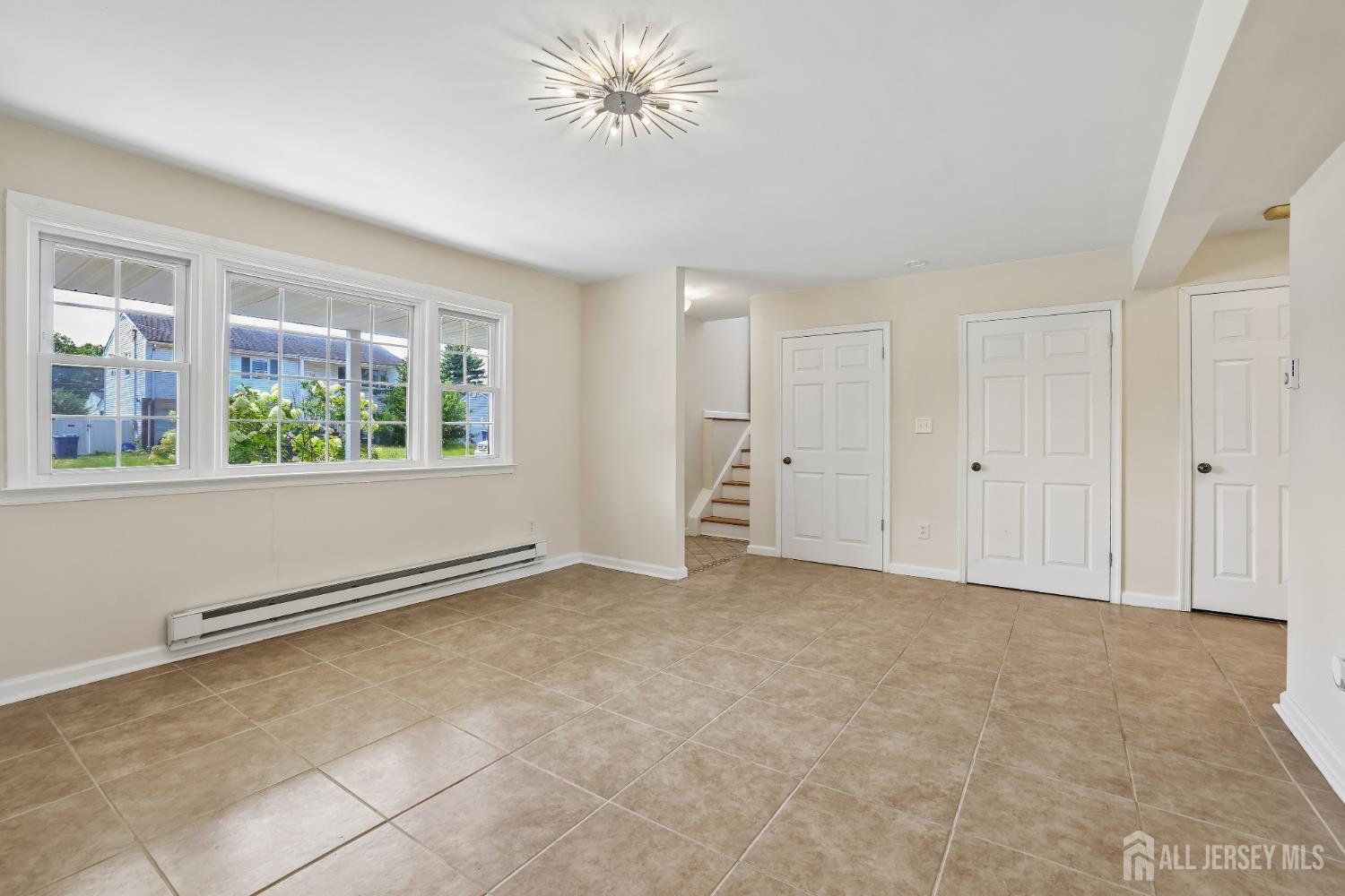 18 Carlton Avenue Monroe NJ 08331