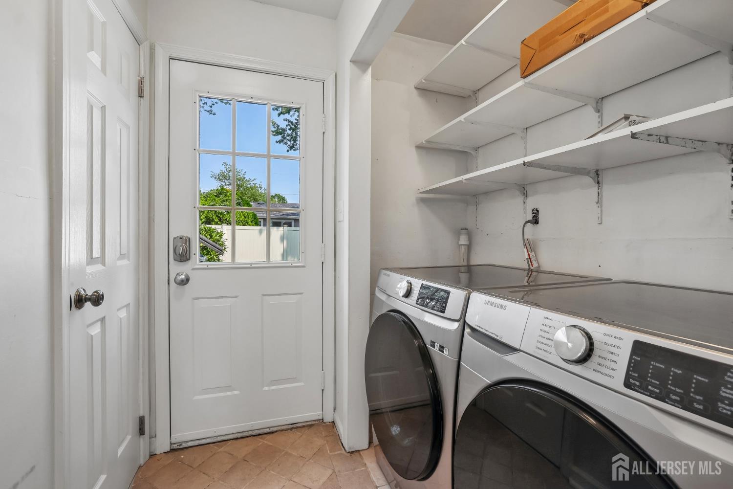 18 Carlton Avenue Monroe NJ 08331