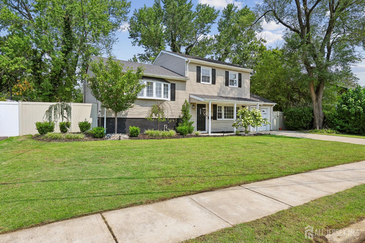 18 Carlton Avenue Monroe NJ 08331