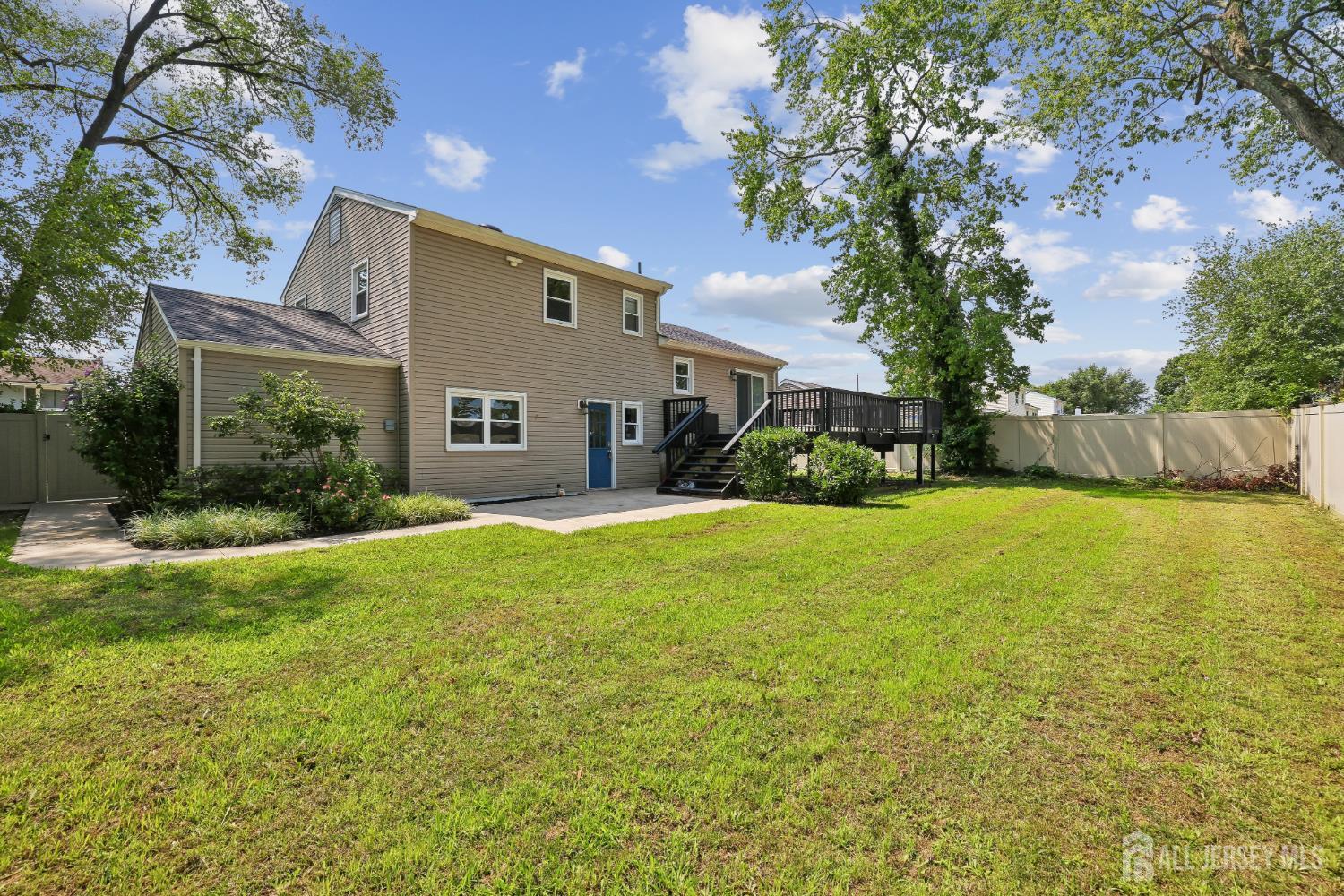 18 Carlton Avenue Monroe NJ 08331