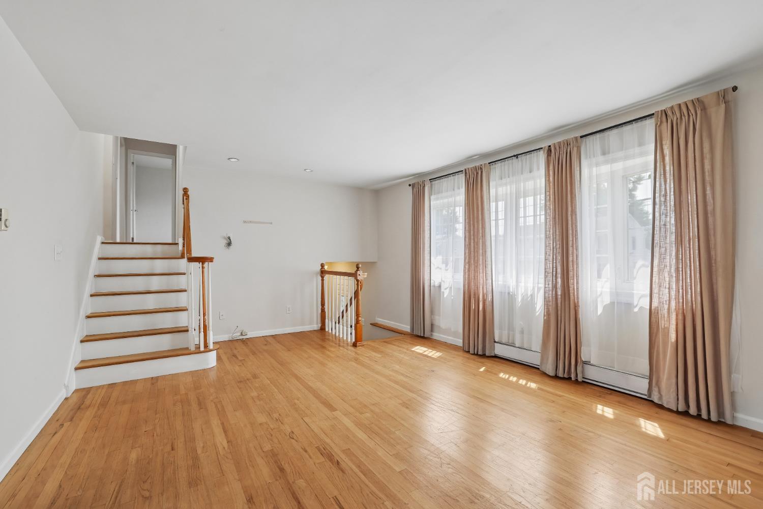 18 Carlton Avenue Monroe NJ 08331