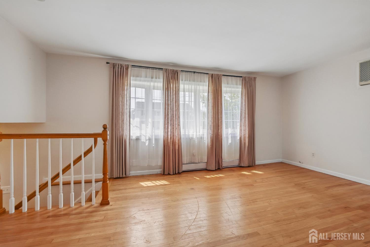 18 Carlton Avenue Monroe NJ 08331