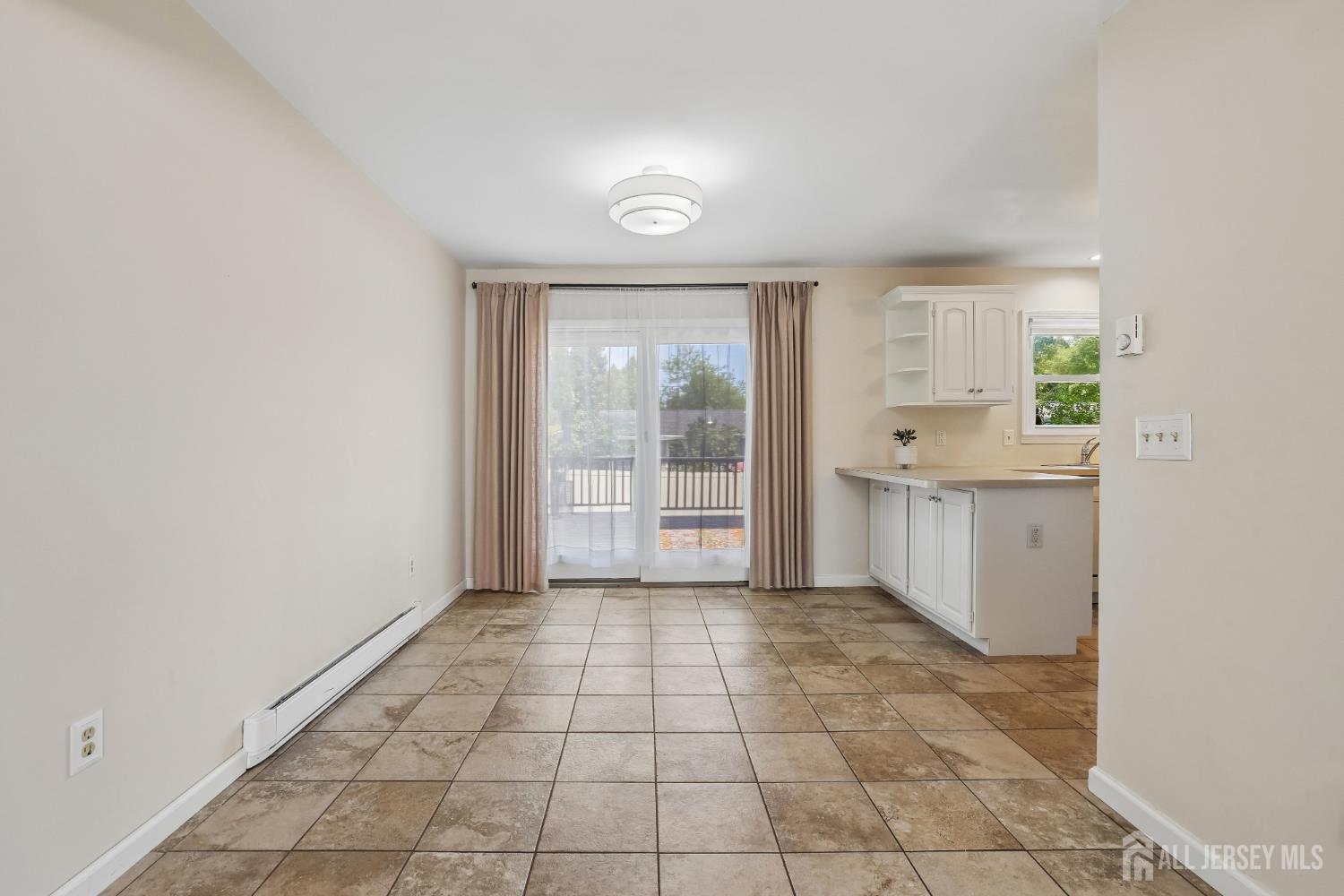 18 Carlton Avenue Monroe NJ 08331