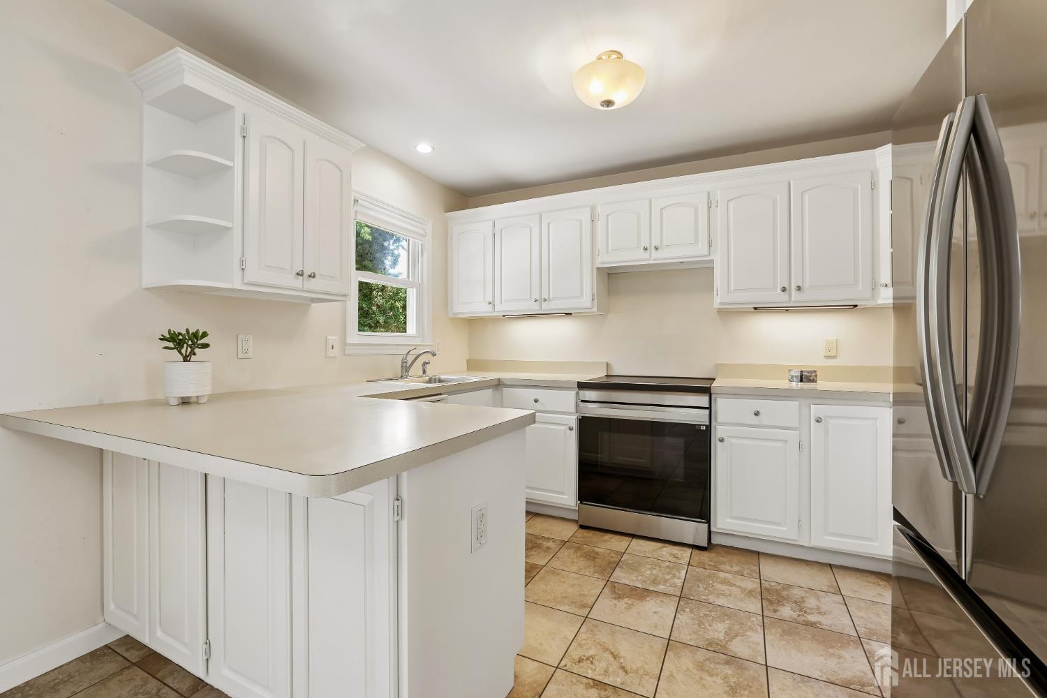 18 Carlton Avenue Monroe NJ 08331