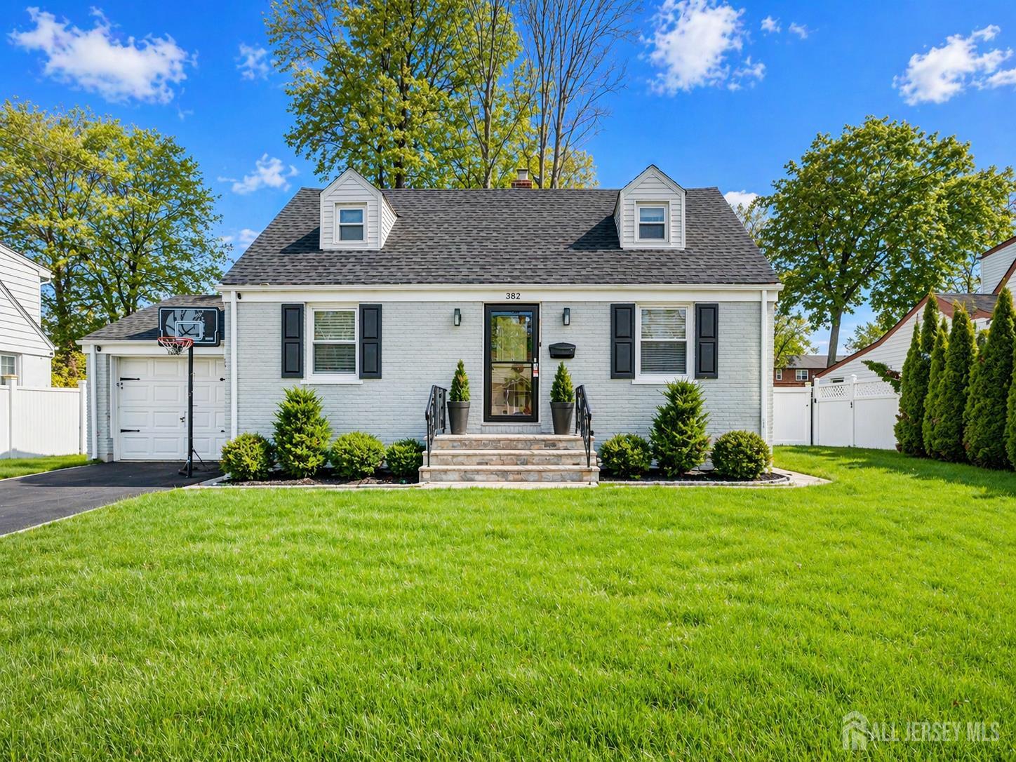 382 Douglas Road Roselle NJ 07203