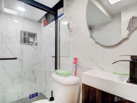382 Douglas Road Roselle NJ 07203