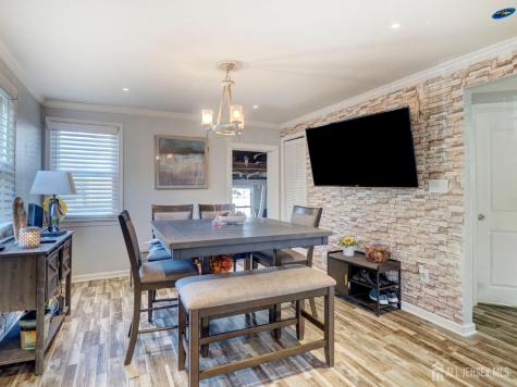 382 Douglas Road Roselle NJ 07203