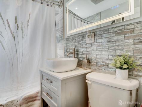 382 Douglas Road Roselle NJ 07203