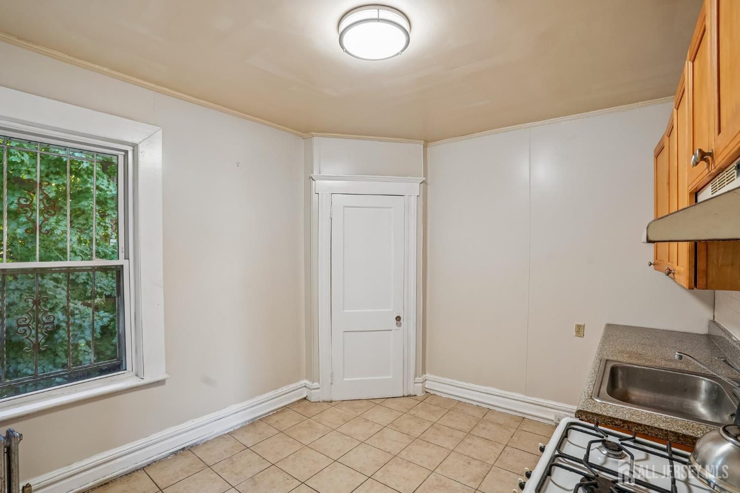 14 Scheerer Avenue Newark NJ 07112