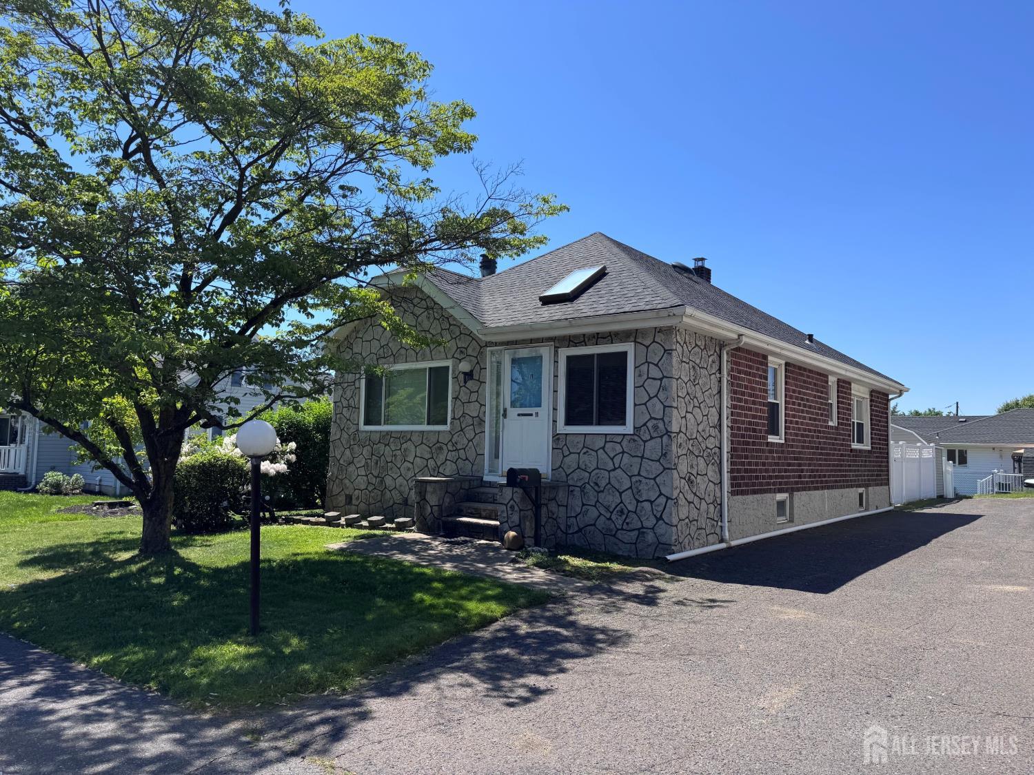11 Lee Avenue Sayreville NJ 08879