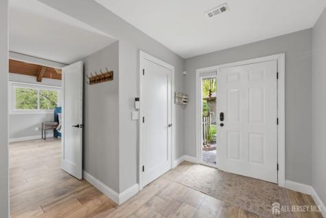 208 Hidden Hollow Court Edison NJ 08820