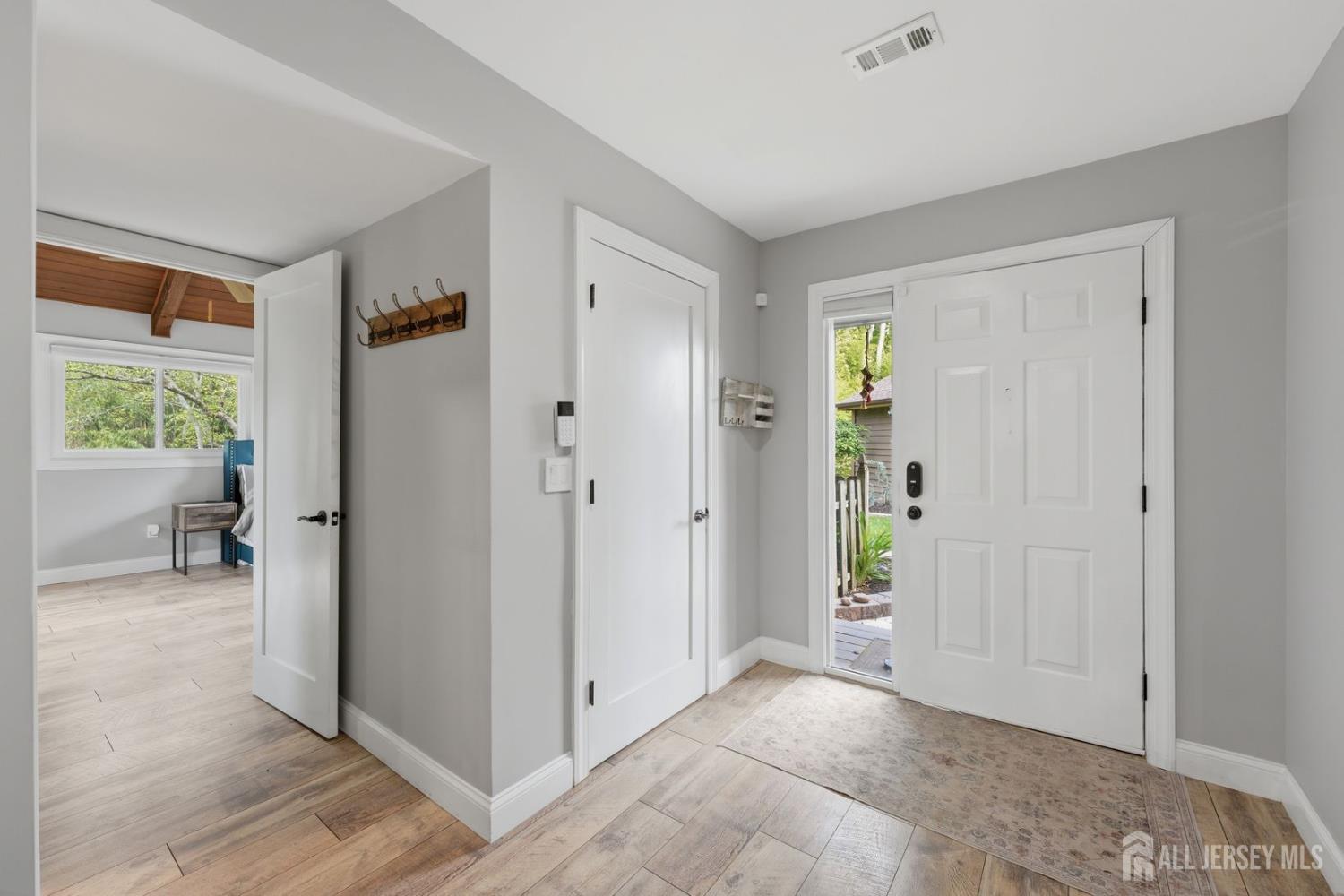 208 Hidden Hollow Court Edison NJ 08820
